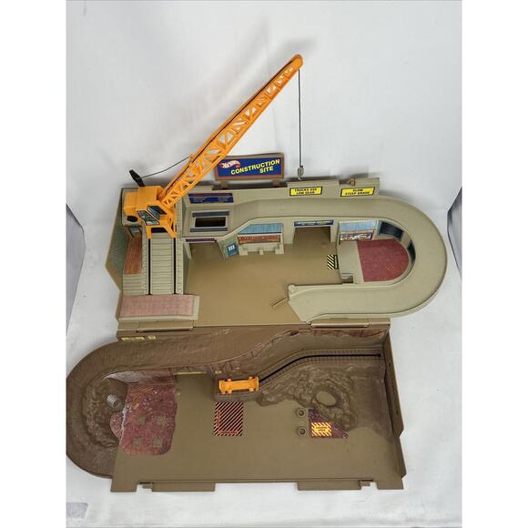 1979 Hot Wheels Construction Site Sto & Go Folding Playset - Picture 2 of 7